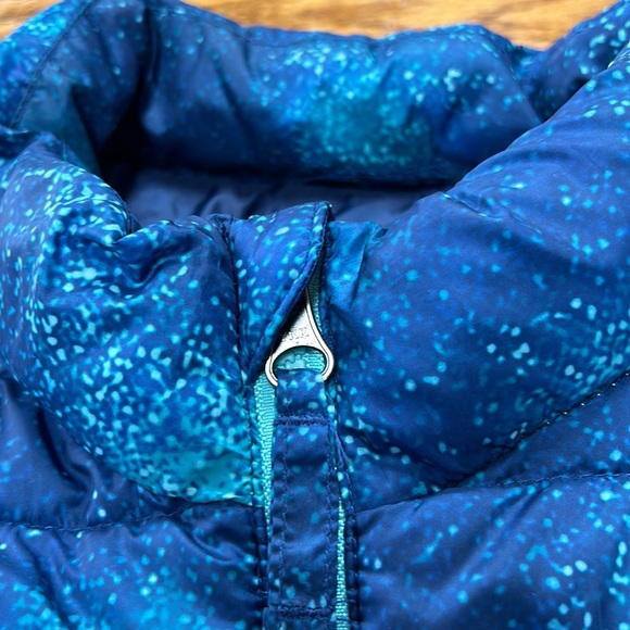 Lands’ End Primaloft girls jacket. Peacock Galaxy. Size XXL (18H-20H). - Picture 3 of 16